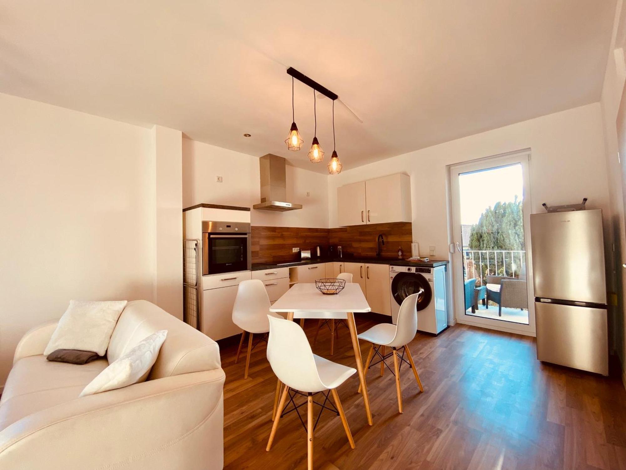 Hochwertige Ferienwohnung Mit 7Qm Balkon, Netflix, Kaffeeautomat, Rainshower Bad Zwickau Exterior foto