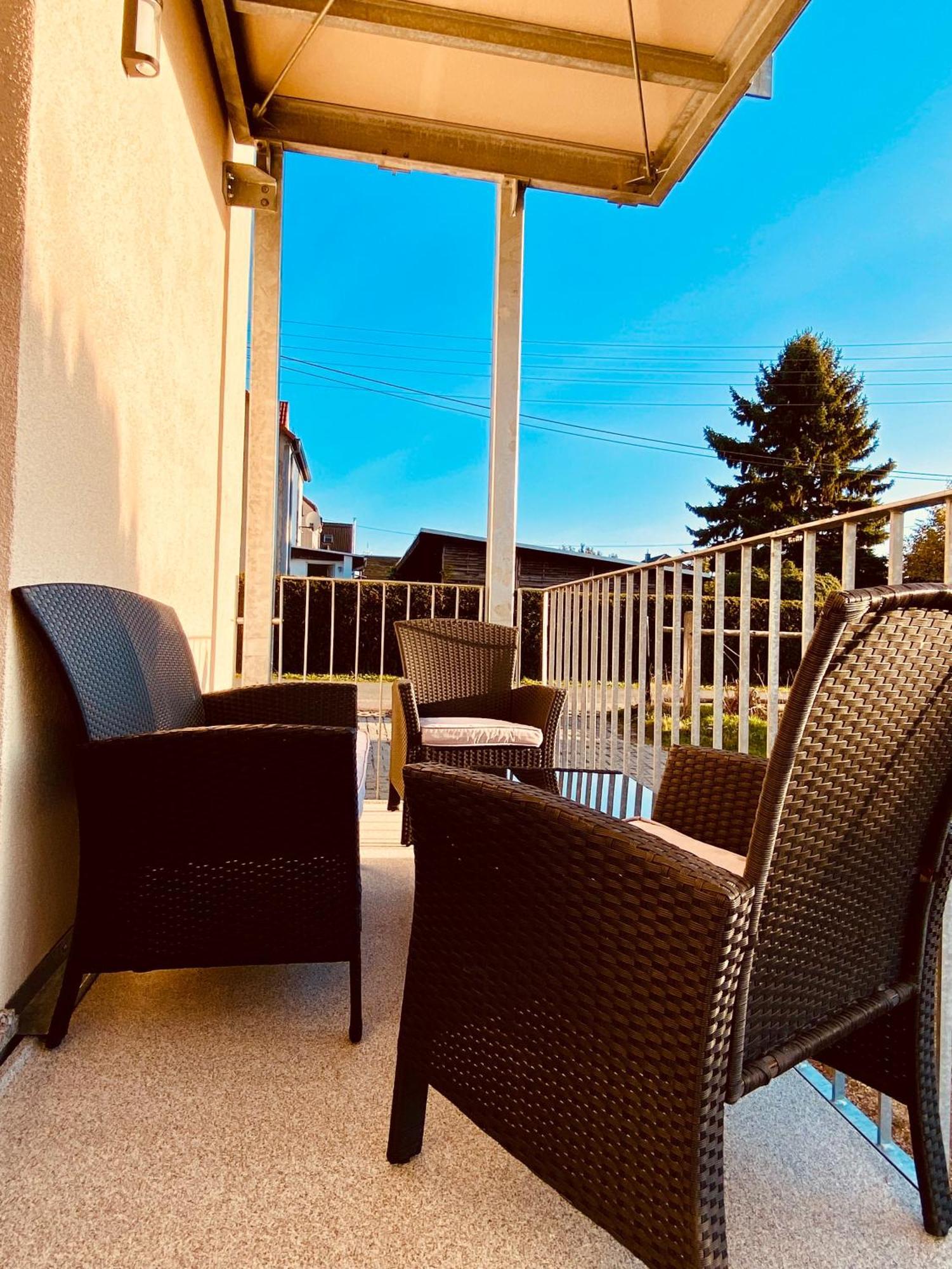 Hochwertige Ferienwohnung Mit 7Qm Balkon, Netflix, Kaffeeautomat, Rainshower Bad Zwickau Exterior foto